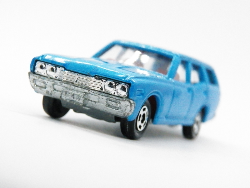 Illustration for article titled Tomica 1:64 Nissan Gloria VanĀ